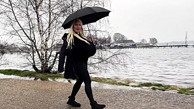 Erotique Exterieur, Jolie Chatte Solo