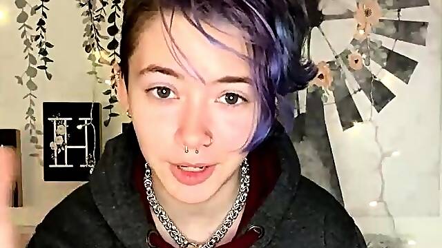 Brunette Solo Webcam Masturbation