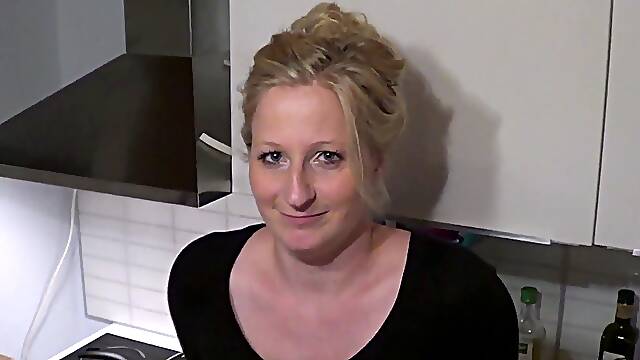 Amateur Blonde Blowjob handjob and cumshot