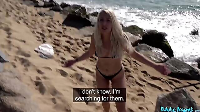 Elite Liz Rainbow at public agent clip