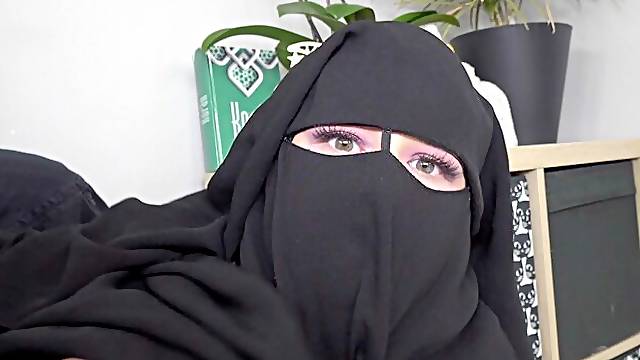 Hidjab Porno, Culotte Sur Le Coté, Soigner Amie, Argent Hijab