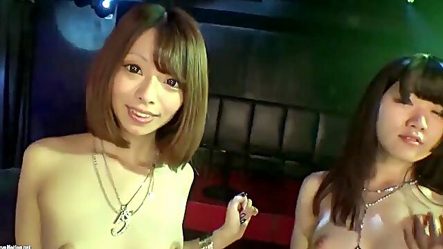 Japonaise Strip Tease