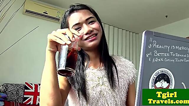 Transexuelle Et Teen, Ado Sous Les Jupes, Ado Shemale Branler