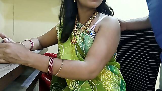 Indian hot Receptionist amazing XXX hot sex with Office Boss!