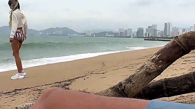 I see you jerking off to me and I want to help you cum! - Shaft flashing on public beach