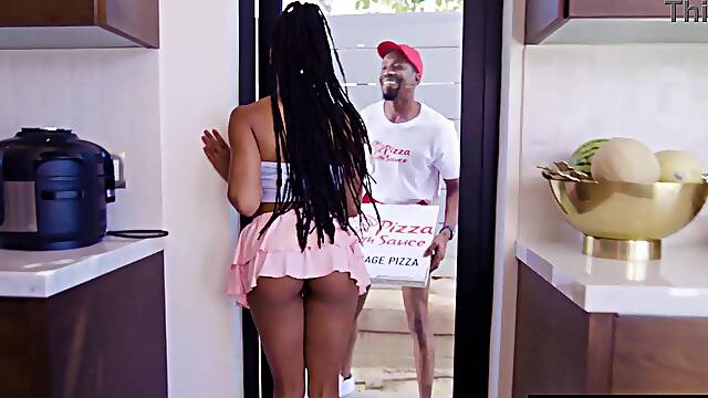 BBC pizza delivery guy pounds busty ebony MILF in front of her BF