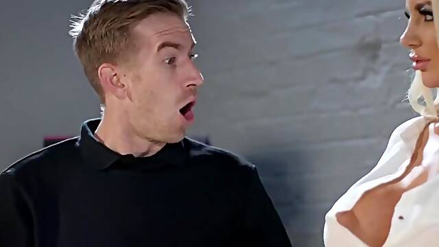 Nicolettte Shea, Gros Ejac Facial, Massaged Then