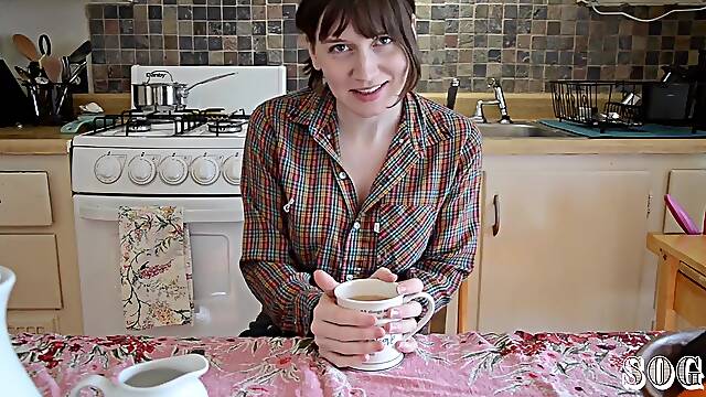 Baise À La Ferme En Famille, Les Gros Seins De La Fermiere