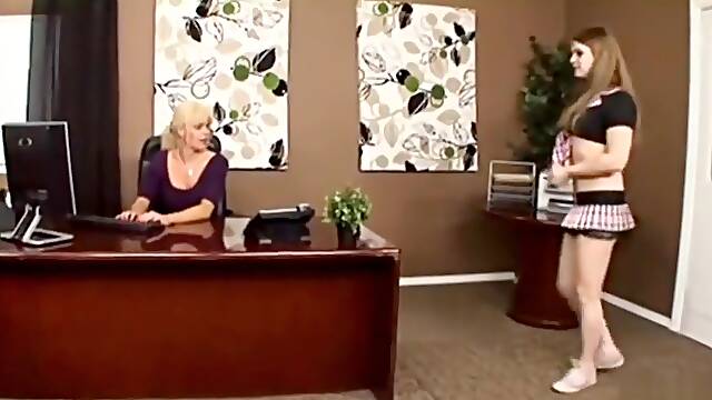 Bureau Sexe, Office Salope, Mature Et Teens