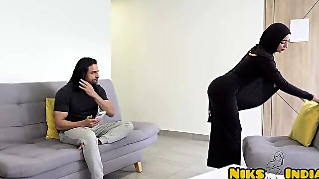 Muslim Hijaabi Teen Fucked Hard and Cum Dumped
