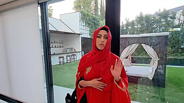 A guy fucked his girlfriend Sophia Leone with a big ass