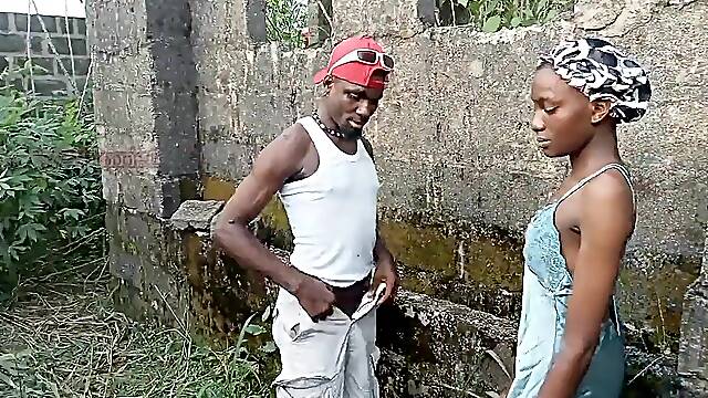 Africaine Pissing, Africaine Poilue Gros Seins