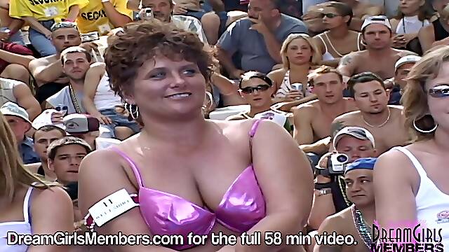 Mouiller En Public, Centre Naturiste, Nudiste Contest