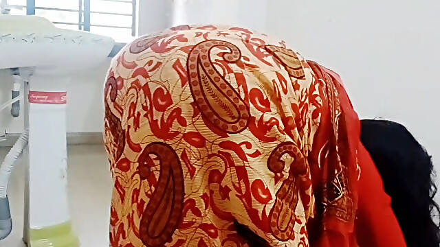 Desi hot bhabi sex satisfaction story in kitchen room.