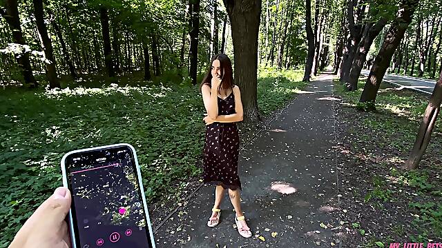 Sperme Dans Les Poils, Marcher Avec Vibrator