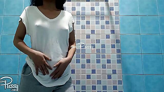 Asiatique Salle De Bain, Masturbation Solo Sous La Douche