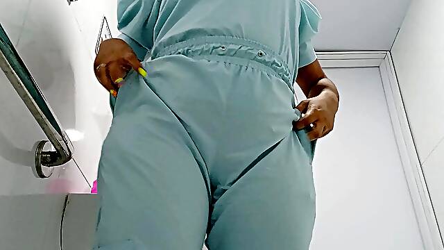 Sexe Au Toilette, Gros Cul Medecin, Toilette Du Bureau