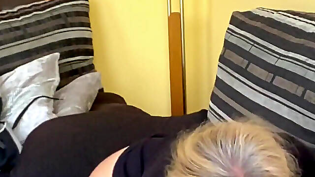 I Can't Avoid Fucking the Neighbor When My Husband Is Working